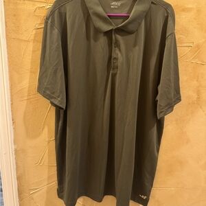 Green Polo Shirt With Classic Collar And Short Sleeves